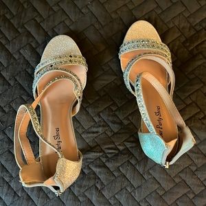 Willow high heels, glitter silver color, size 8 1/2.